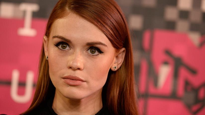 Holland Roden protagonista di Lore Primo piano di Holland Roden