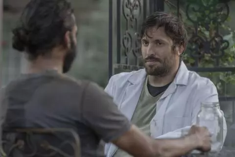 The Walking Dead: Dante con Siddiq nell'episodio Fantasmi The Walking Dead: Dante con Siddiq