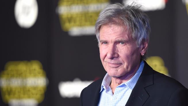 Nessuna colpa per Harrison Ford nel suo ultimo incidente aereo Harrison Ford alla prima di Star Wars: Il Risveglio della Forza