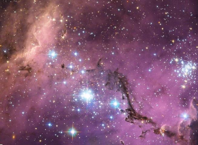 L'Universo è in espansione e sta accadendo ad una velocità maggiore rispetto a quanto pensavamo prima Una vista della Grande Nube di Magellano