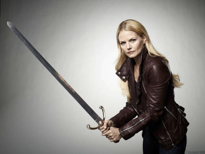 Jennifer Morrison non farà più parte del cast di C'era Una Volta Jennifer Morrison nelle vesti di Emma Swan