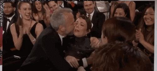 Emma Stone Oscar Olivia Colman Emma Stone abbraccia Olivia Colman agli Oscar 2019