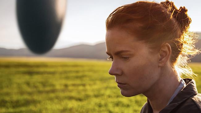 Il primo trailer di The Arrival, sci-fi con Amy Adams in concorso al Festival del cinema di Venezia Primo trailer per The Arrival, film con Amy Adams in concorso a Venezia