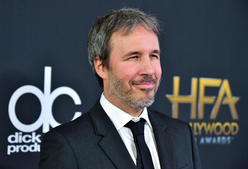 Denis Villeneuve soddisferà gli appassionati dei romanzi di Frank Herbert Mezzobusto di Denis Villeneuve in giacca e cravatta