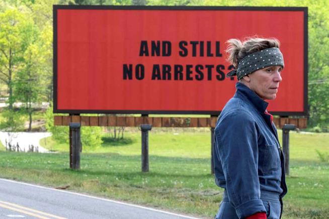 Tre manifesti a Ebbing, la recensione: da Venezia agli Oscar torna il grande cinema americano Tre manifesti a Ebbing, Missouri