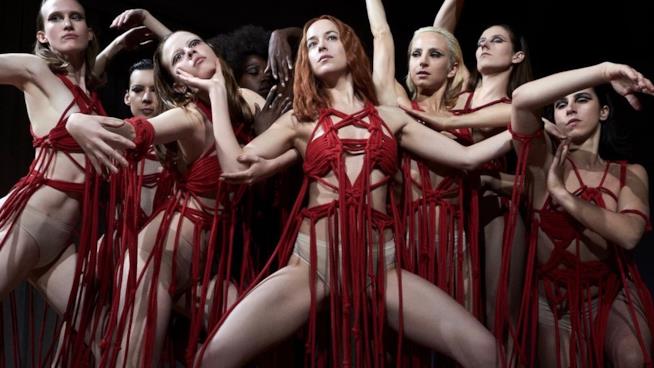 Suspiria, le reazioni del pubblico al remake di Luca Guadagnino Una scena del film Suspiria