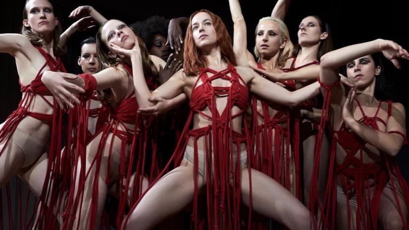 Suspiria, le reazioni del pubblico al remake di Luca Guadagnino Una scena del film Suspiria