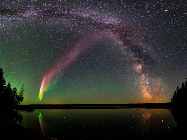 Steve, l'aurora che non è un'aurora Suggestivo scatto del fenomeno Steve