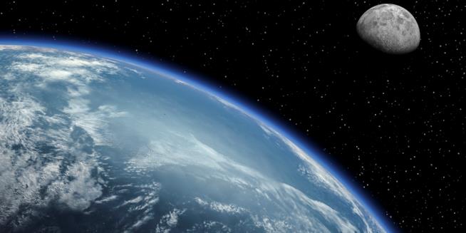 Da 18 a 24 ore: la Luna ha allungato le giornate sulla Terra Una parte del pianeta Terra e la Luna in uno scatto diffuso dalla NASA