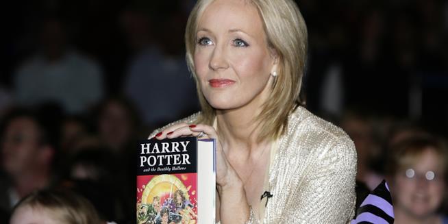 La scrittrice J.K. Rowling al lavoro su due nuovi romanzi La scrittrice J.K. Rowling