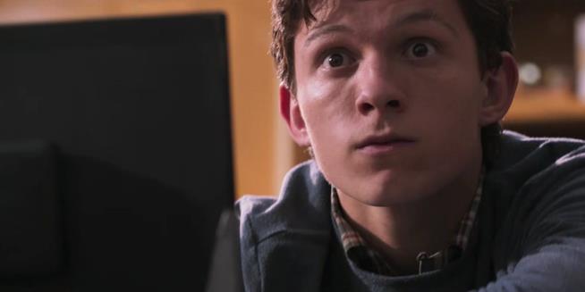 Avengers 4: Tom Holland si trattiene dallo spoilerare il film a una fan Un primo piano di Tom Holland in Spider-Man: Homecoming