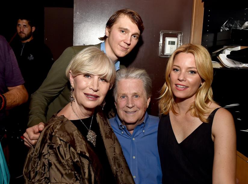 Love and Mercy: il film biopic su Brian Wilson dei Beach Boys Il vero Brian Wilson insieme alla compagna con gli attori che li interpretano in Love and Mercy