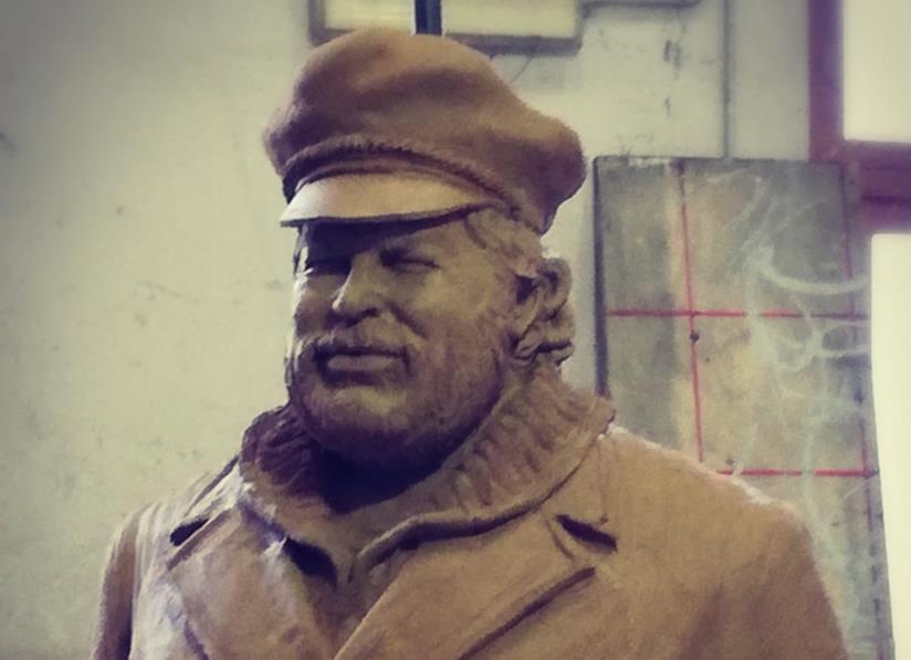 Bud Spencer, gli omaggi a 3 anni dalla morte: una via intitolata a Fontevivo e una statua a Livorno La statua dedicata a Bud Spencer