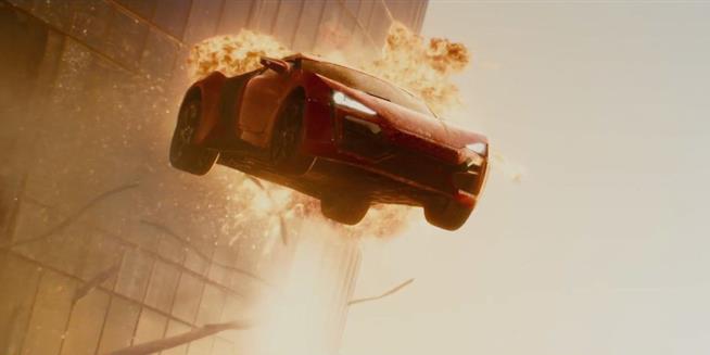 Fast & Furious, nella realtà le scene action costerebbero caro Una delle sequenze da brivido di Fast & Furious 7
