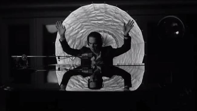 One More Time with Feeling, la recensione: Nick Cave sorprende Venezia Nick Cave in One More Time with Feeling