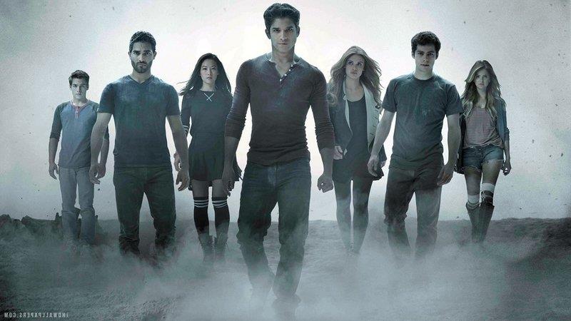 La sesta e ultima stagione di Teen Wolf arriva su FOX! Scott e i suoi amici ritornano su Fox con l'ultima stagione di Teen Wolf.