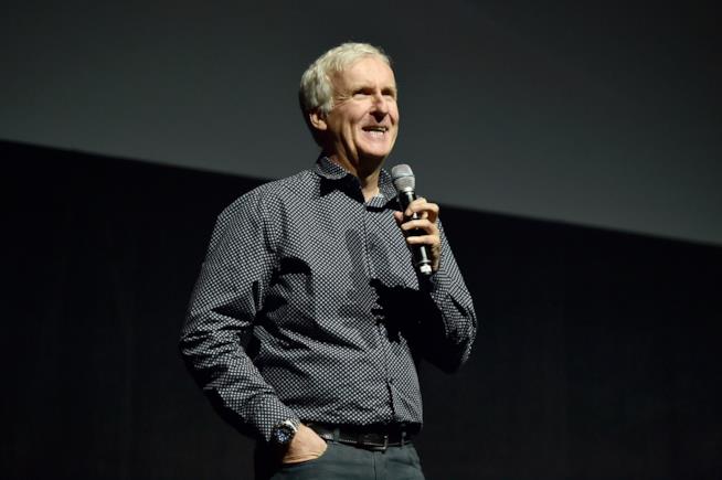 Il regista James Cameron commenta Star Wars 7 in modo critico Il regista James Cameron parla al pubblico