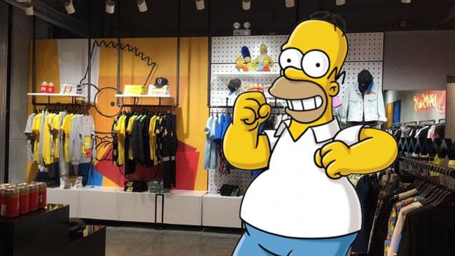 Il Simpson Store di Pechino ha aperto le porte Homer festeggia l'apertura del primo Simpson Store