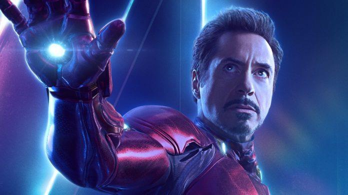 La nuova arma di Iron Man forse svelata in una foto dal set di Avengers 4 Robert Downey Jr. nei panni di Iron Man in un poster promozionale di Avengers: Infinity War