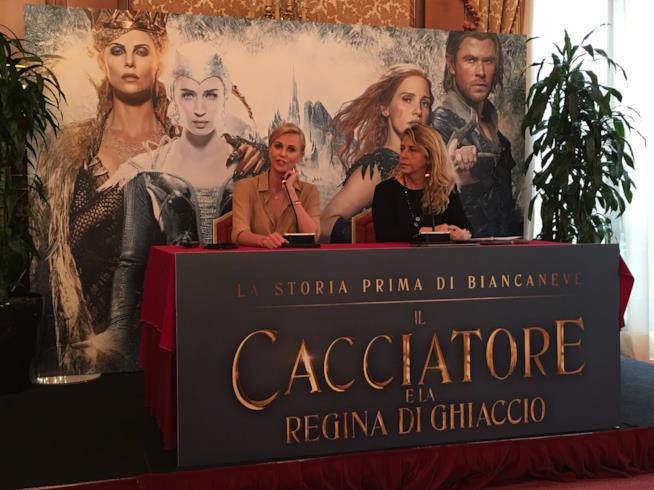 Charlize Theron durante la conferenza a Milano Milano: conferenza stampa con Charlize Theron