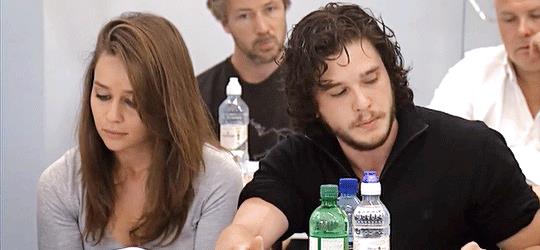 Emilia Clarke e Kit Harington nel 2010 Kit Harington ed Emilia Clarke, interpreti di Jon e Daenerys