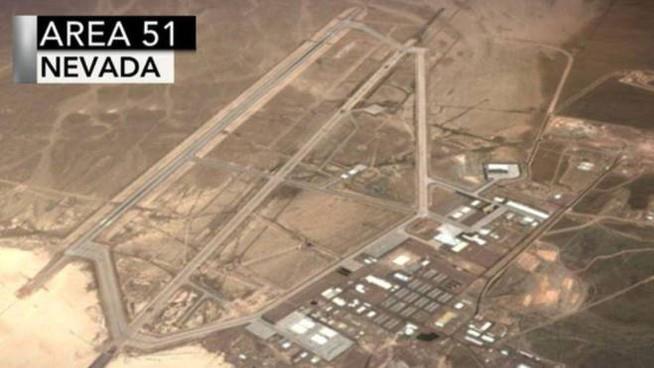 Area 51, parla il creatore dell'evento: 'Ho paura che l'FBI mi bussi alla porta' Una foto dall'alto dell'Area 51