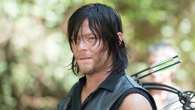 The Walking Dead: Frank Darabont voleva che Daryl fosse gay Norman Reedus nei panni (sempre malconci) di Daryl Dixon