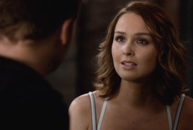 Jo Wilson in una scena del finale di Grey's Anatomy 12 Camilla Luddington in un'immagine dal finale di Grey's Anatomy 12