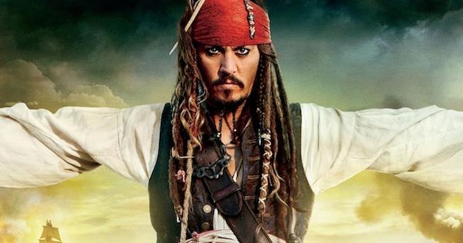 Johnny Depp ha rifiutato il soggetto originale di La vendetta di Salazar Un'immagine di Johnny Depp nei panni di Jack Sparrow in Pirati dei Caraibi - La vendetta di Salazar