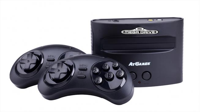 SEGA potrebbe tornare nel mercato console, ma in piccolo Il Mega Drive Mini di AtGames e i suoi controller