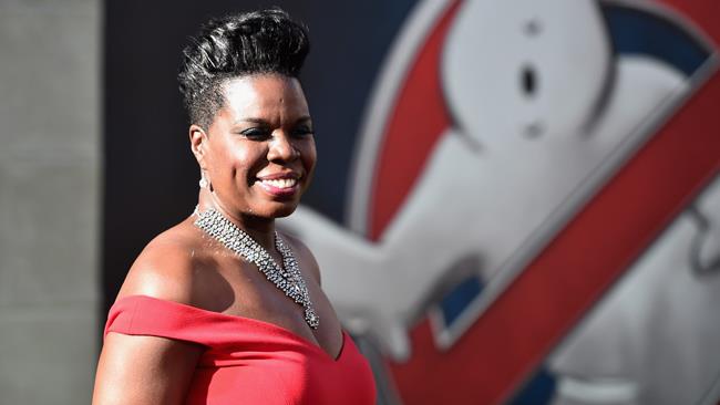 Leslie Jones alla prima di Ghostbusters si prende la rivincita sugli stilisti che non l'hanno voluta vestire Leslie Jones alla prima del reboot di Ghostbusters