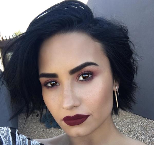 Demi Lovato è sobria da 4 anni Primo piano di Demi Lovato su Instagram