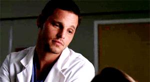 Una gif di Alex Karev Alex Karev e il suo magnetico sguardo