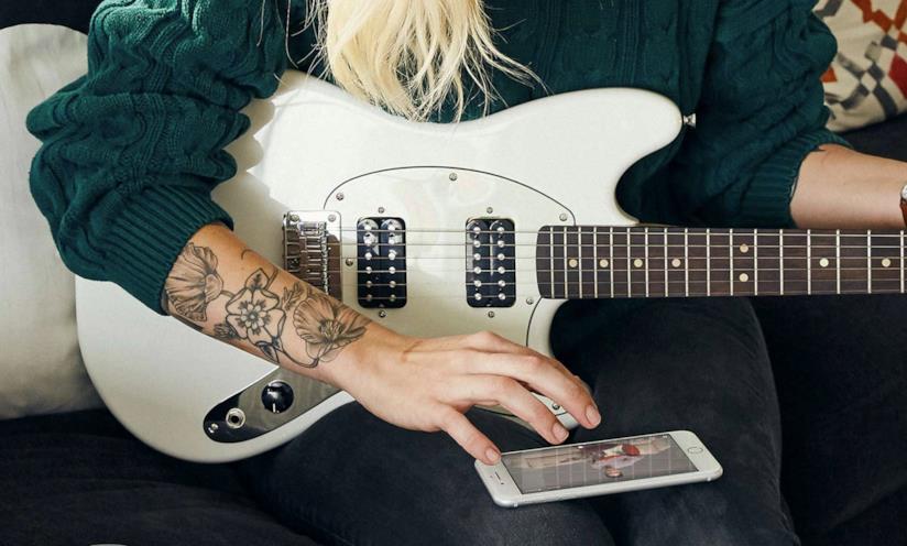 Le migliori applicazioni iOS e Android per chitarristi Immagine promozionale di Fender Play