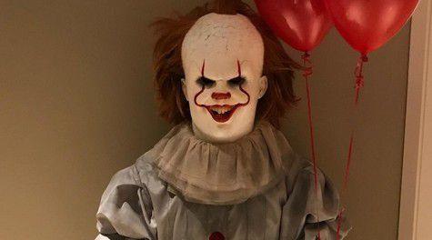 Halloween 2017, LeBron James in un perfetto costume da Pennywise LeBron James nei panni di Pennywise