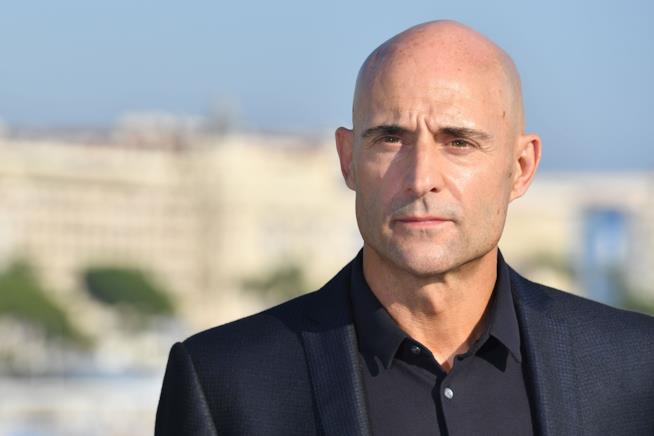 Mark Strong in trattative per Shazam Mark Strong in un ritratto fotografico