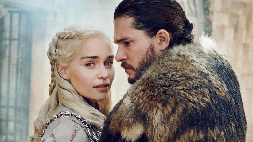 Emilia Clarke commenta le reazioni di Daenerys in Game of Thrones 8x02 Emilia Clarke e Kit Harington nei panni di Daenerys e Jon Snow