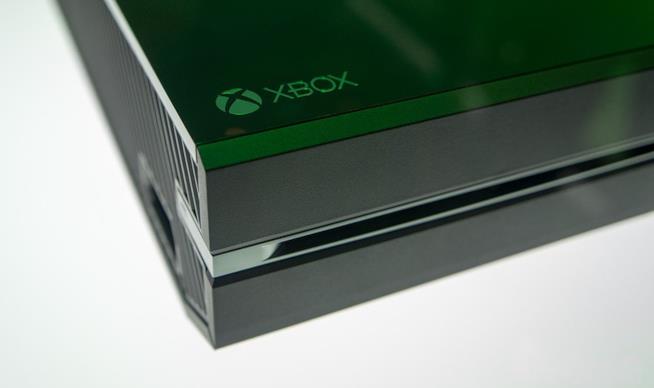 Xbox One scende di prezzo, modello più potente in uscita? Visione angolare per Xbox One di Microsoft