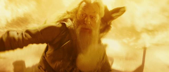Michael Gambon è Abus Silente in Harry Potter 6 Michael Gambon in una scena di Harry Potter 6