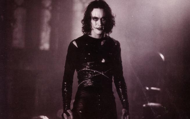 Il reboot de Il Corvo avrà rating R Brandon Lee in Il Corvo