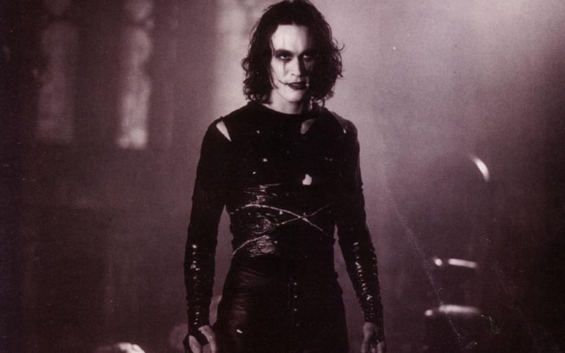 Il reboot de Il Corvo avrà rating R Brandon Lee in Il Corvo