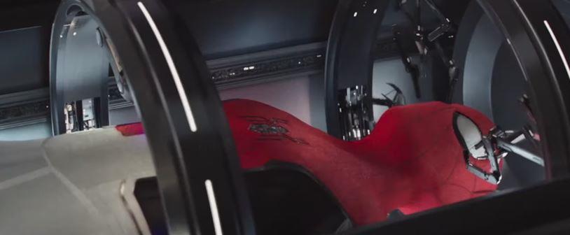 La nuova Stark Suit tra i nuovi costumi in Spider-Man: Far From Home La nuova Stark Suit in fase di realizzazione in una scena di Spider-Man: Far From Home