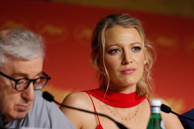 Cannes 2016, Blake Lively è indignata per la battuta sullo stupro ai danni di Woody Allen Woody Allen e Blake Lively