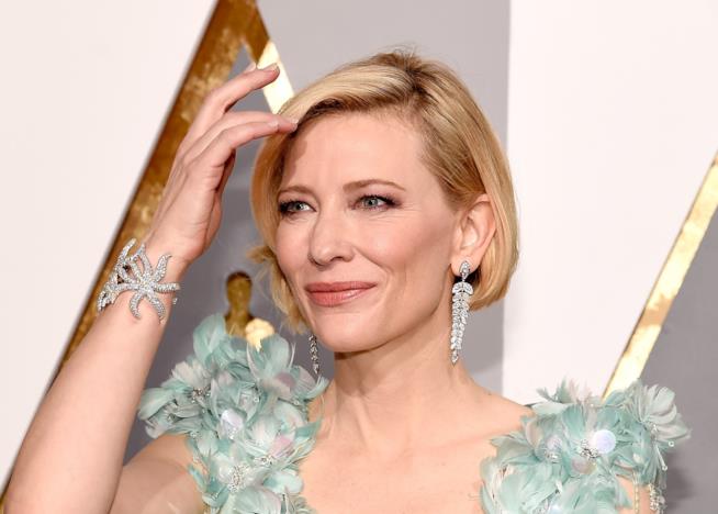 Cate Blanchett diventa una Drag Queen per beneficenza Primo piano di Cate Blanchett
