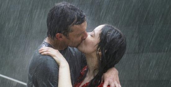 La classifica delle 10 coppie più belle delle serie TV Il bacio di una coppia innamorata