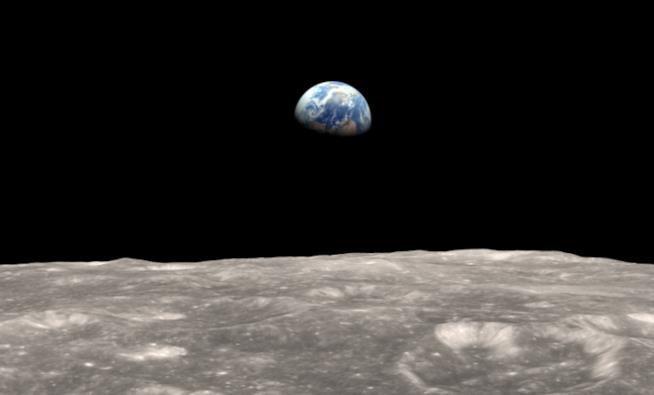 Phil Lord e Chris Miller al lavoro su Artemis Un'immagine della luna