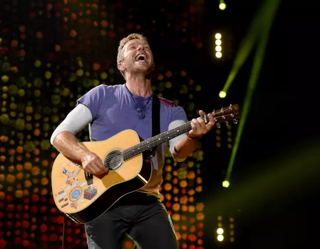 Chris Martin, protagonista in un prossimo episodio di Modern Family Crhis Martin, cantante dei Coldplay