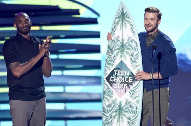 Il premio a Justin Timberlake per i Teen Choice Awards Justin Timberlake ai Teen Choice