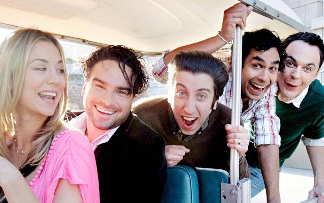 CBS pensa che The Big Bang Theory tornerà dopo la stagione 10 Il cast di The Big Bang Theory fotografato da Ken Hively