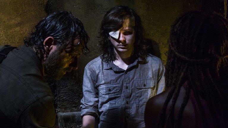 La morte di Carl nella serie TV Carl nell'episodio 8x8 di TWD